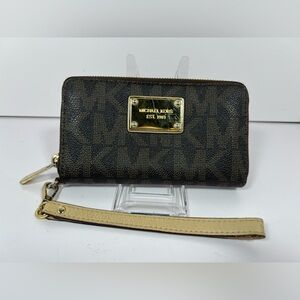 2134: Michael Kors Logo Wristlet Zip Wallet Brown MK Monogram
